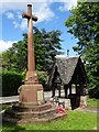 War memorial and lychgate, Wribbenhall