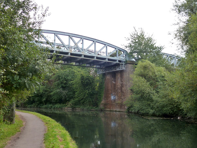 Railway bridge over Grand Union Canal © Robin Webster :: Geograph ...