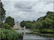 TQ2979 : The lake in St James's Park by Marathon