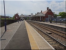 SE8910 : Scunthorpe railway station, Lincolnshire by Nigel Thompson