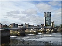 J3474 : Lagan Weir Footbridge by Oliver Dixon