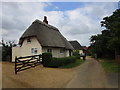 Thatched cottages in Everton