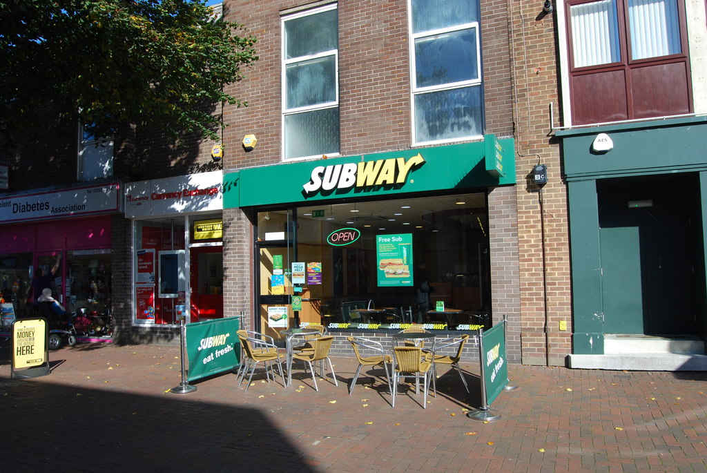 High Street, Gosport (3) © Barry Shimmon :: Geograph Britain and Ireland