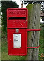 TL5108 : Close up, Elizabeth II postbox on Tilegate Road, Tilegate Green by JThomas