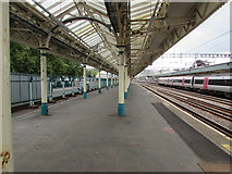 ST3088 : Canopy over platform 1, Newport railway station by Jaggery