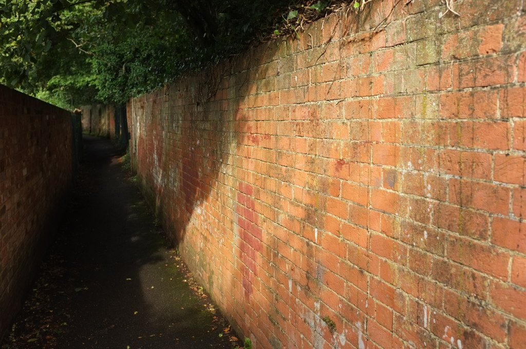 Church Passage, Farnham © Derek Harper :: Geograph Britain and Ireland