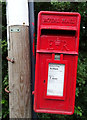 Elizabeth II postbox, Lydiard Green