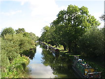 SU2763 : The Kennet & Avon Canal approaching Great Bedwyn by David Purchase