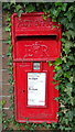 Elizabeth II postbox on the A519, Slindon