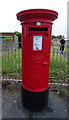 Elizabeth II postbox on Cheney Manor Road