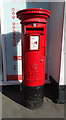 Elizabeth II postbox on High Street, Winslow