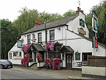 TQ0483 : The Pipemakers Arms, Rockingham Road by Mike Quinn