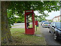 Elizabeth II postbox and telephone box on Woodland View, North Wroughton