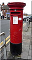TA1129 : Elizabeth II postbox on Holderness Road, Hull by JThomas