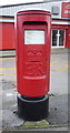 TA1028 : Elizabeth II postbox on Tower Street, Hull by JThomas