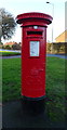 TA1433 : George V postbox on Ganstead Lane, Hull by JThomas