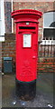 TA0239 : Elizabeth II postbox on Westwood Road, Beverley by JThomas