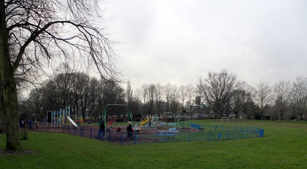 Playground, Crow Nest Park, Dewsbury © habiloid :: Geograph Britain and ...