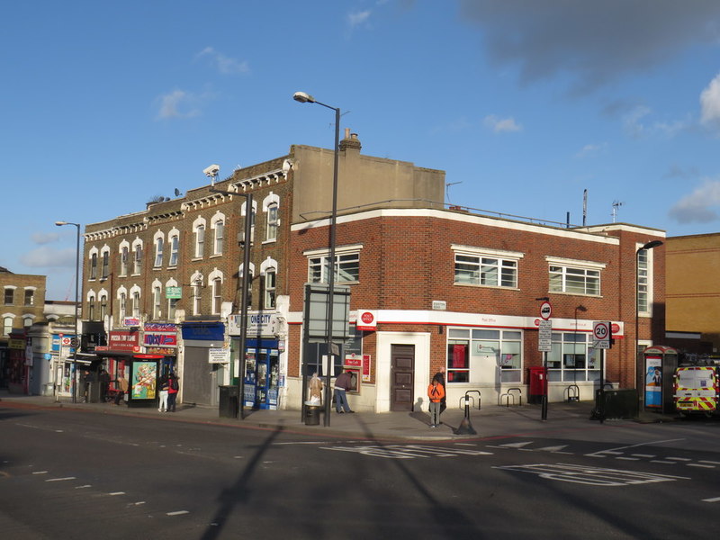 Stamford Hill post office © Malc McDonald :: Geograph Britain and Ireland