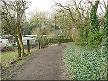 SE2037 : Wood Lane, Calverley by Humphrey Bolton