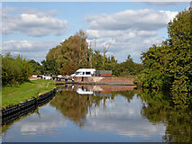 SJ9211 : Staffordshire and Worcestershire Canal south of Penkridge by Roger  D Kidd