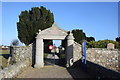 War memorial gateway, Fetterangus old kirkyard