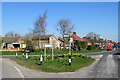 Fulbourn: daffodils at the junction