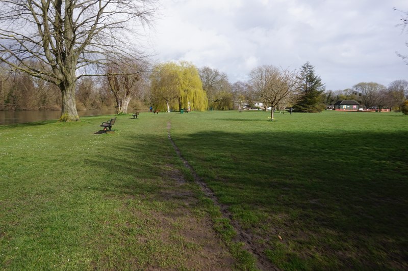 Thames Path at Runnymede Pleasure Ground © Ian S :: Geograph Britain ...