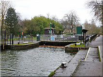SU7274 : Caversham Lock, River Thames by Robin Webster