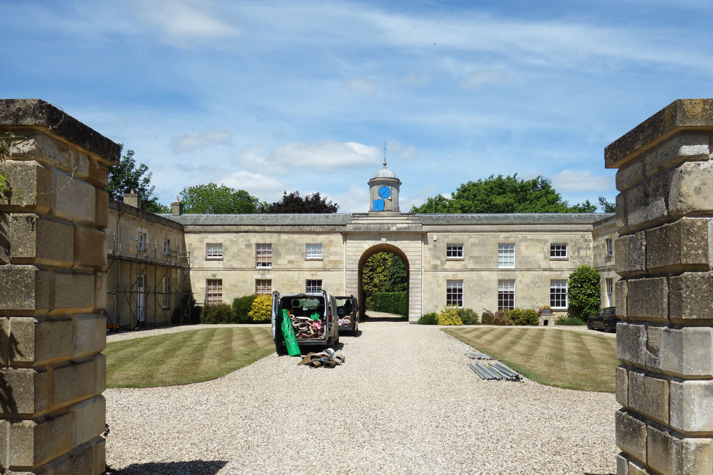 The Old Stable Yard at Bletchingdon Park © Des Blenkinsopp :: Geograph ...