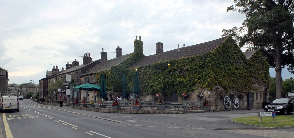 The Fleece, Main Street, Addingham © habiloid :: Geograph Britain and ...