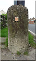 Old milestone, Bath Rd, Eastington