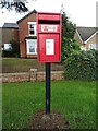 TF5109 : Elizabeth II postbox on Smeeth Road, Marshland St James by JThomas