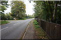 Thames Path on The Street, A329