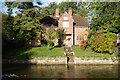 House next to Little Wittenham Bridge