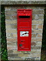 Victorian postbox, Well