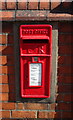 Elizabeth II postbox on West Street, Alford