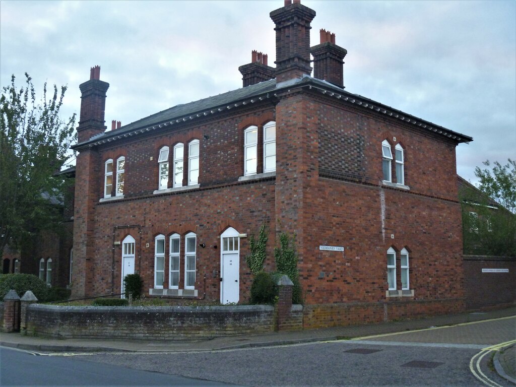 Bury St Edmunds houses [336] © Michael Dibb Geograph Britain and Ireland