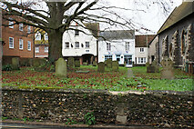 SU6089 : Churchyard of St Mary's, Wallingford by Bill Boaden