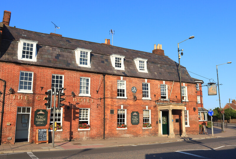 The Castle Hotel © Wayland Smith :: Geograph Britain and Ireland