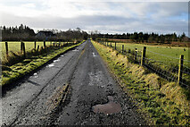 H5073 : Pothole along Hillfoot Road by Kenneth  Allen