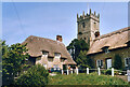 SZ5281 : Cottages by the Church, Godshill by Des Blenkinsopp