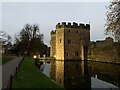 ST5545 : Moat and gatehouse to the Bishop's Palace, Wells by Jonathan Hutchins
