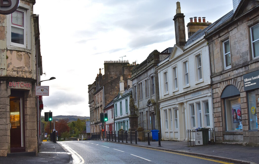 Main Street, Kilbirnie, North Ayrshire © Mark S :: Geograph Britain and ...