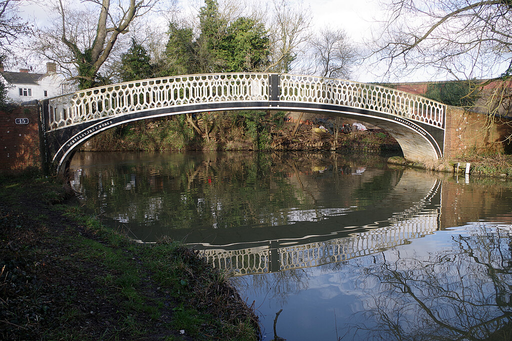 Old Oxford Canal, Fall's Bridge © Stephen McKay :: Geograph Britain and ...