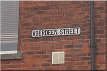 TA1231 : Aberdeen Street, Hull by Ian S