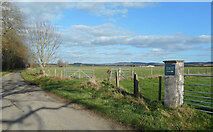 SU6085 : Another Gatepost at Little Stoke by Des Blenkinsopp