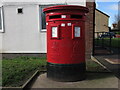 NZ2769 : Post Box, Station Road, Benton by Geoff Holland