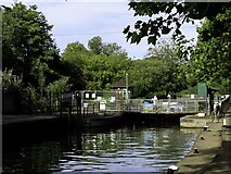 SU7274 : Caversham Lock on the River Thames by Steve Daniels