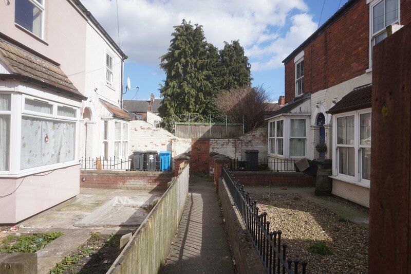 The Crescent off Melrose Street, Hull © Ian S Geograph Britain and